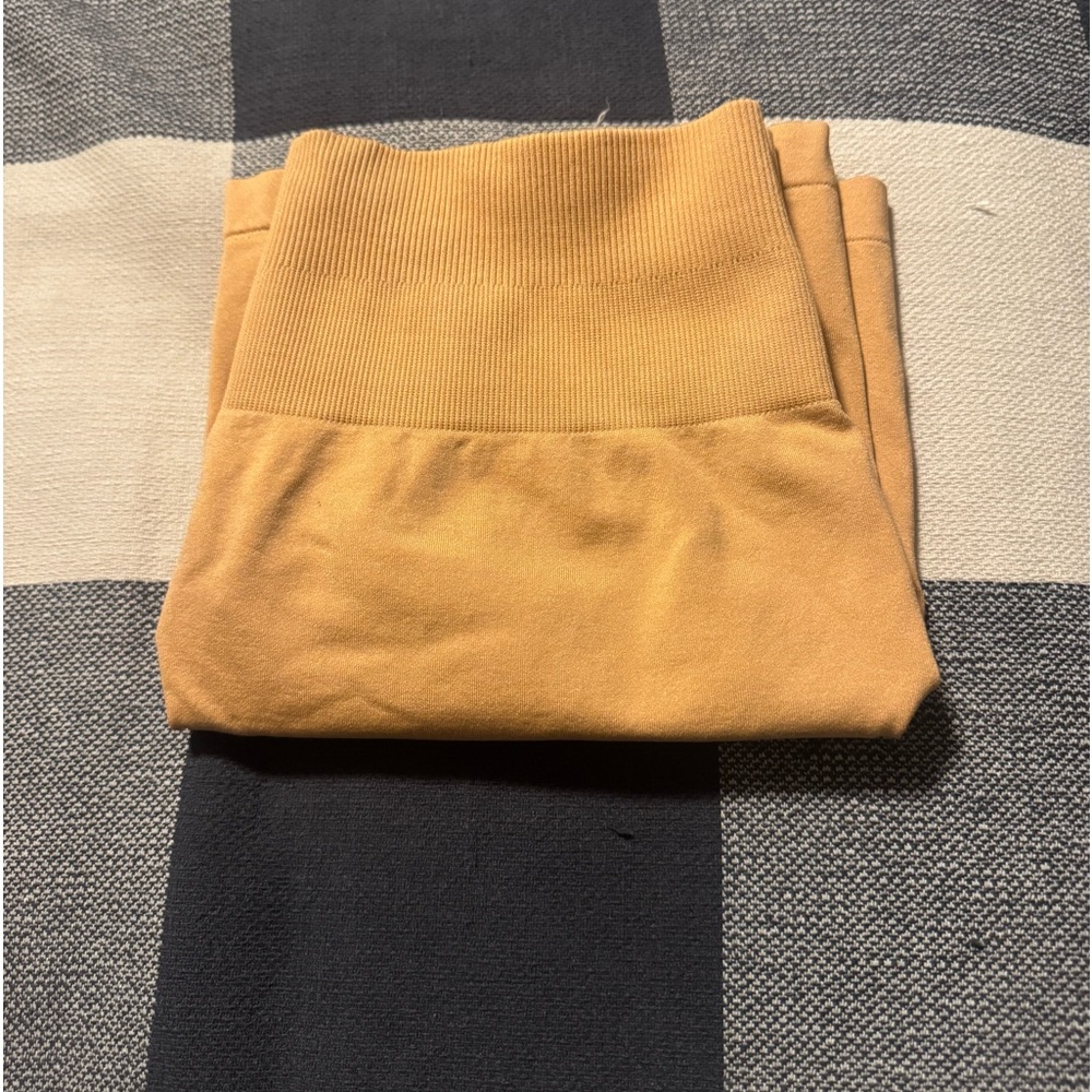 tlf cosmic seamless scrunch butt shorts